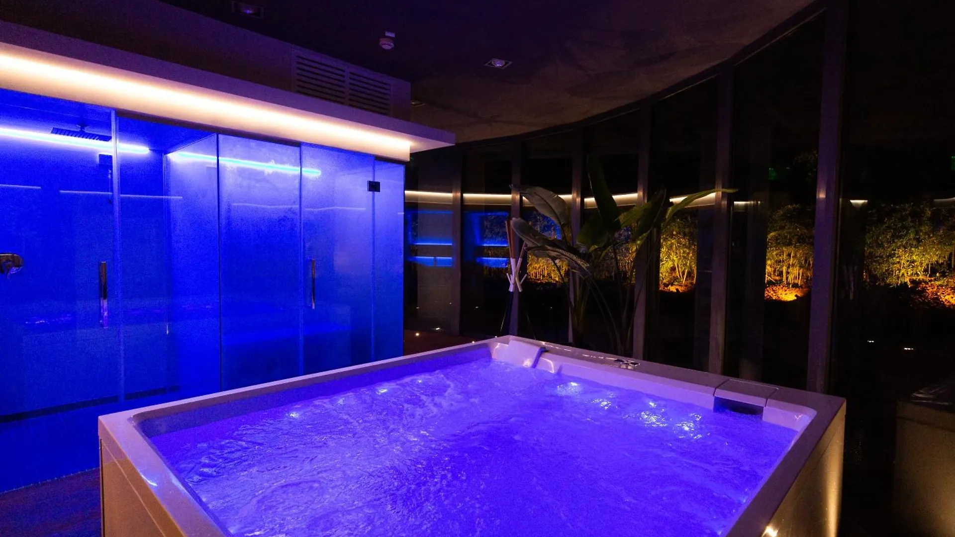 Zambala Luxury Apartments Milan 2*,  Italy