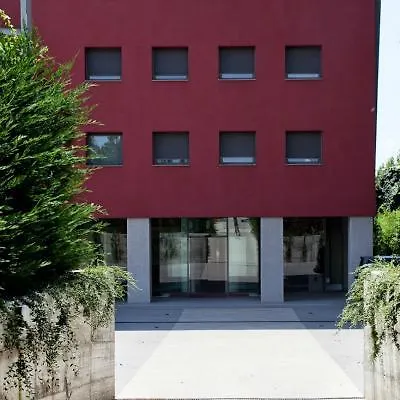 Zambala Luxury Apartments Milan 2*,