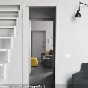 Apartment Brera In Porta Ticinese, Milan