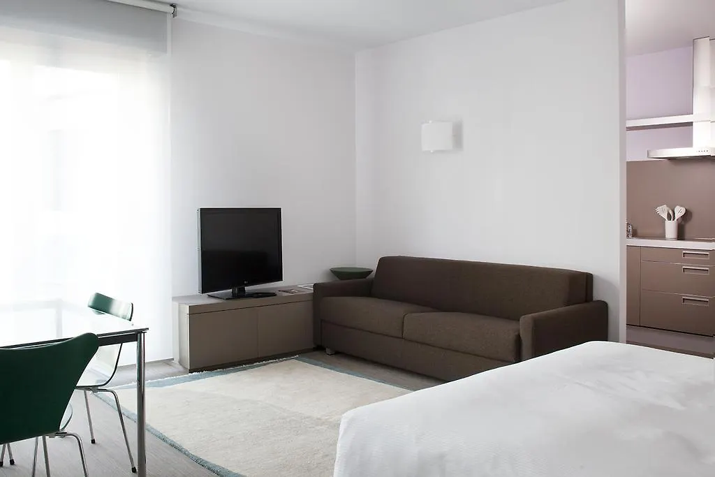 Zambala Luxury Apartments Milano 2*,
