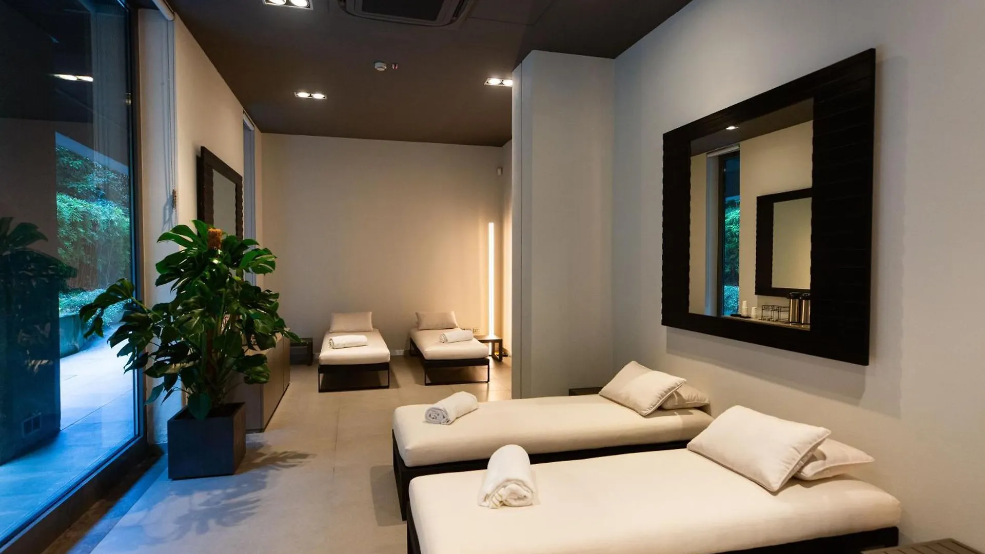 ** Aparthotel Zambala Luxury Apartments Milan Italy