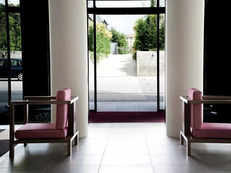 Zambala Luxury Apartments Milan 2*,